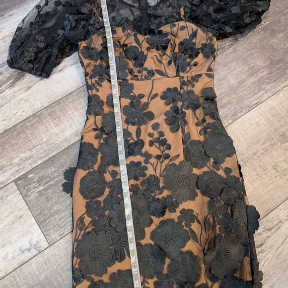 Honey & Beau Black and Tan Puff Sleeve Mini Dress With Sewn Applique Sz. 4 - Picture 13 of 13